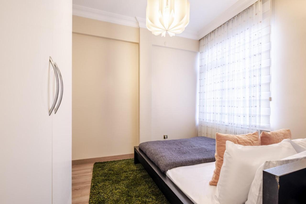Captivating Flat With Balcony Near Besiktas Pier Apartment Istanbul Exterior photo