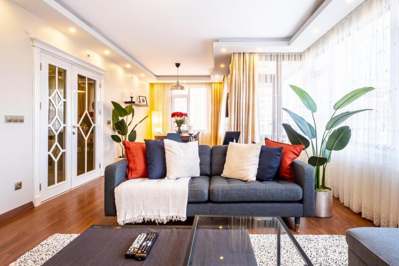 Captivating Flat With Balcony Near Besiktas Pier Apartment Istanbul Exterior photo